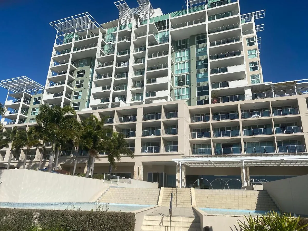 Pelican Waters Resort One Bedroom Apartment Austrália